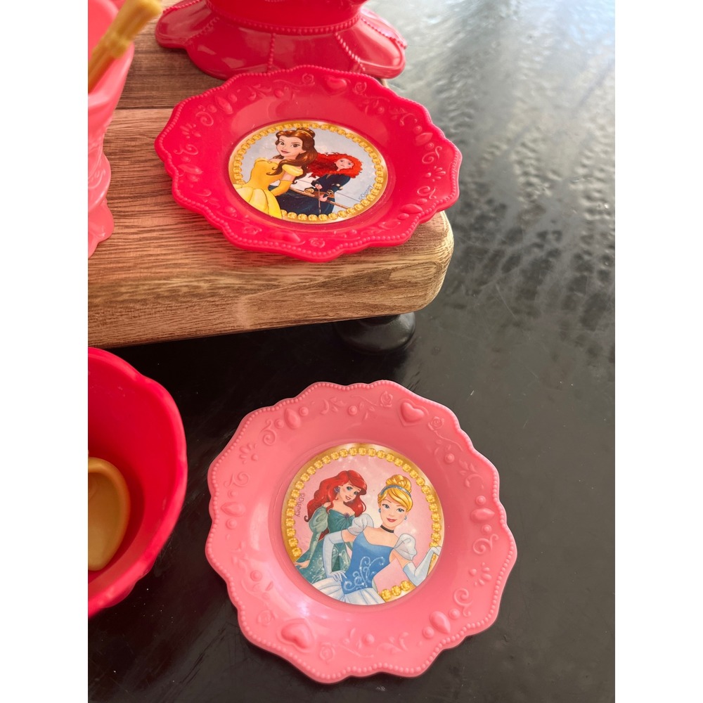 Disney Princess‎ Tea Set - Picture 2 of 6